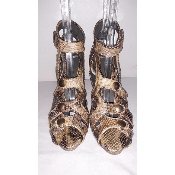 Loeffler Randall Sz 8.5B Tan, Cream & Grey Embossed Platform Sandals - Picture 6 of 14